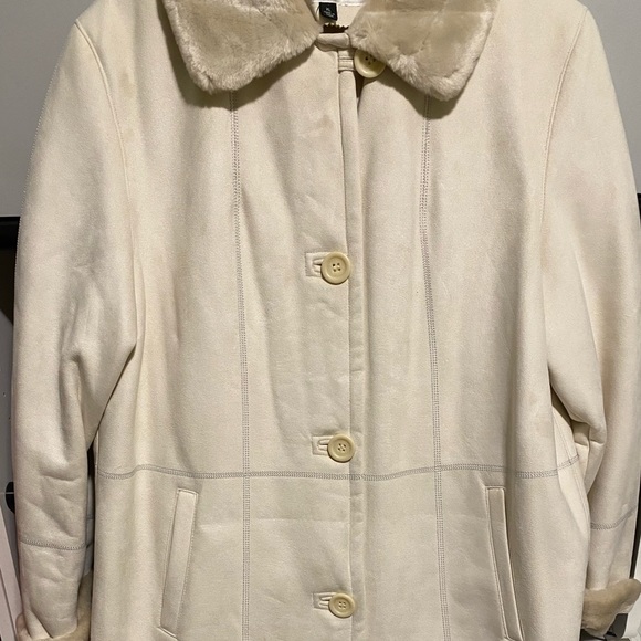 White Fur-Lined Trenchcoat - Picture 1 of 4